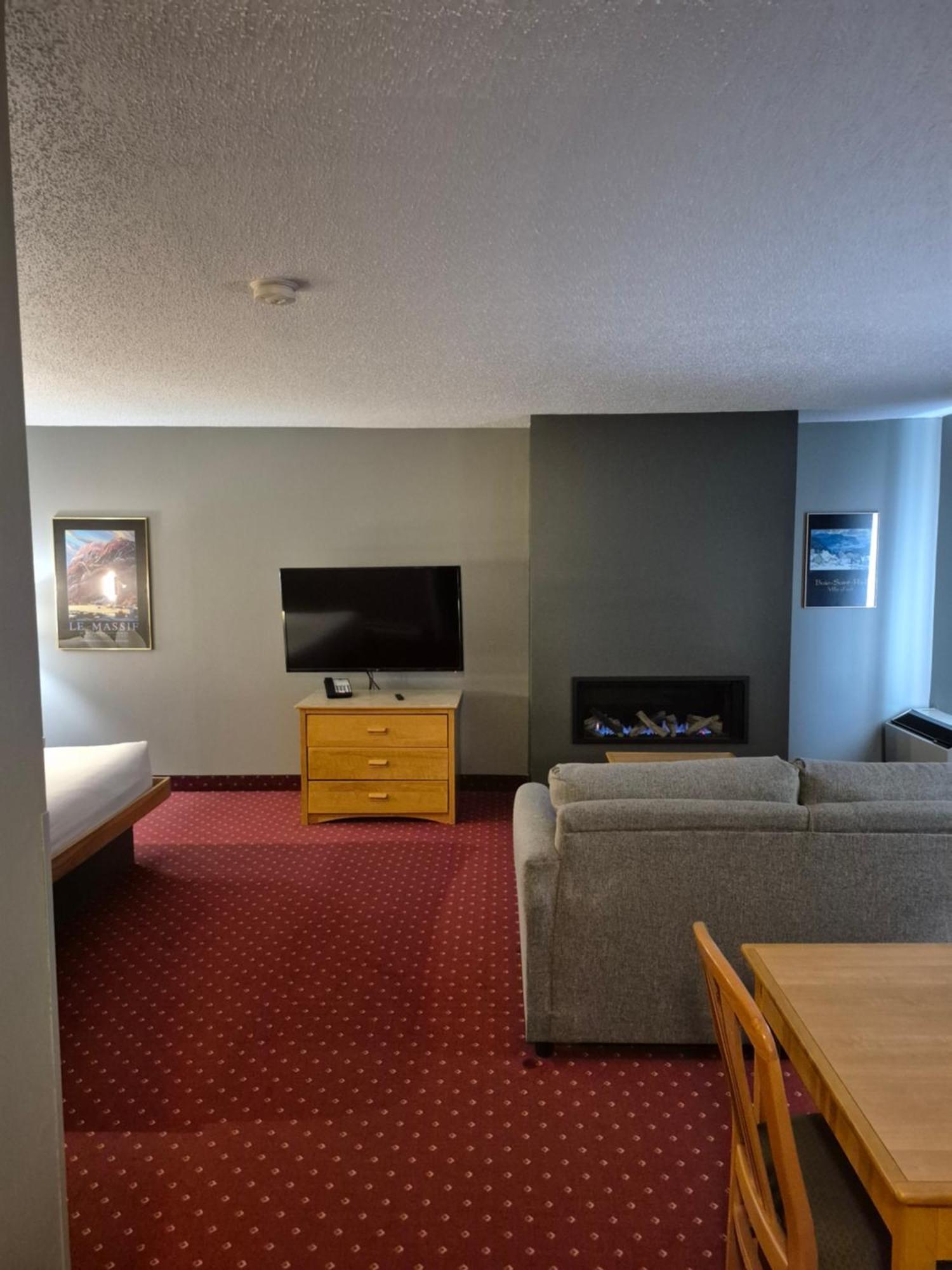 Hotel Baie Saint Paul エクステリア 写真